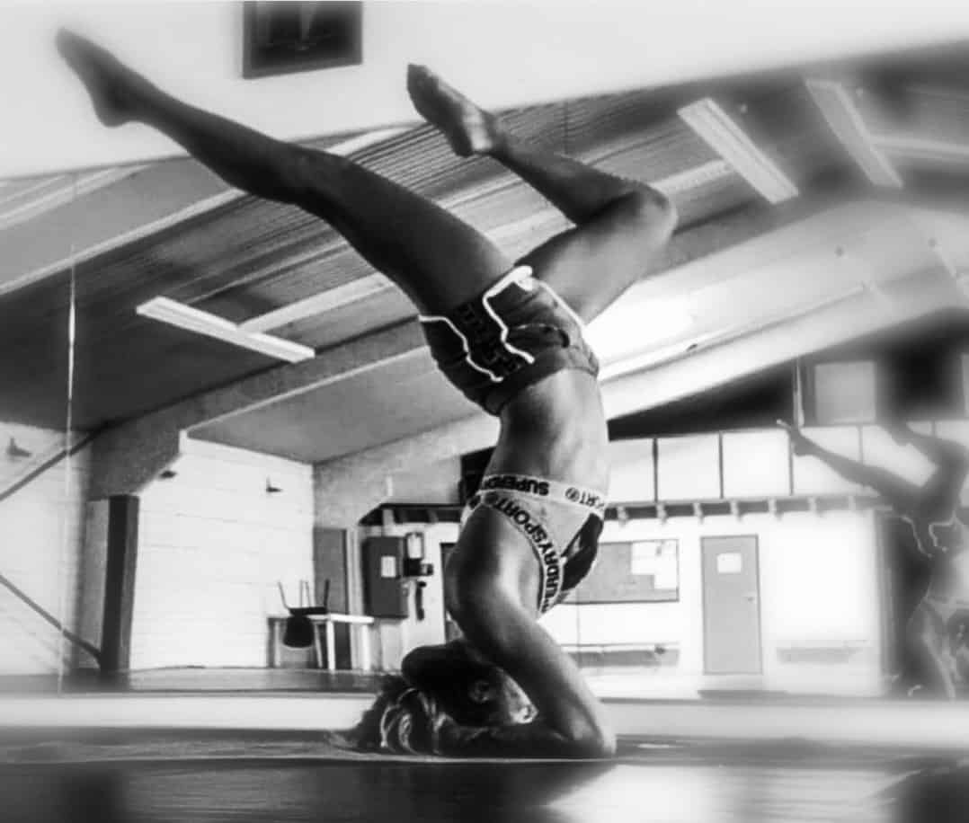 Head stand Cécilia yoga en maurienne